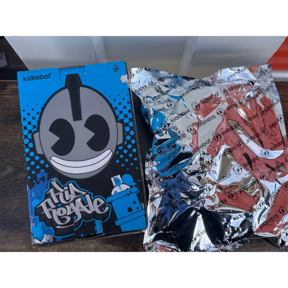 Kidrobot KidRoyale 7" Silver Vinyl Art Toy Paul Budnitz Tristan Eaton 2012 New